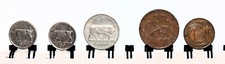 A SELECTION OF 5 IRISH COINS.